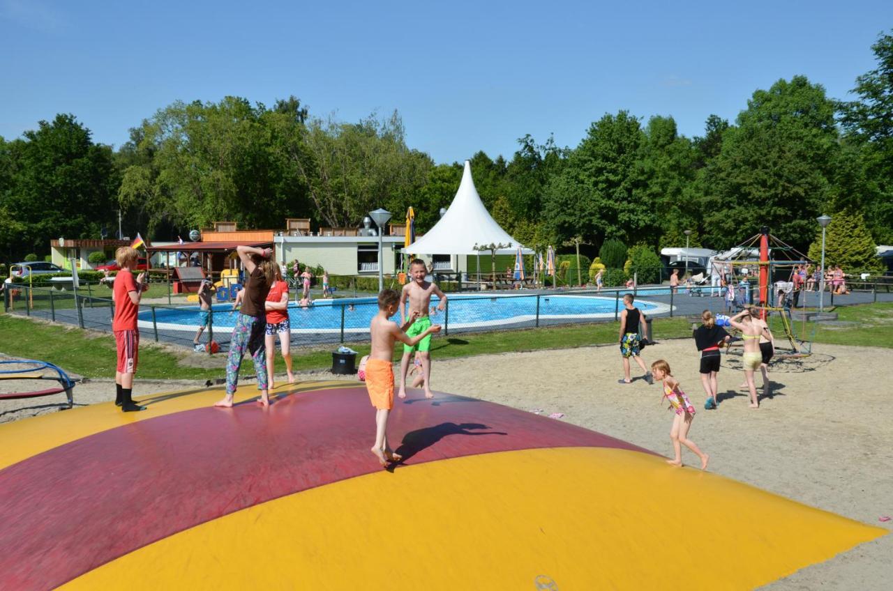 Vakantiepark T Urkerbos - Blokhutje Exterior foto